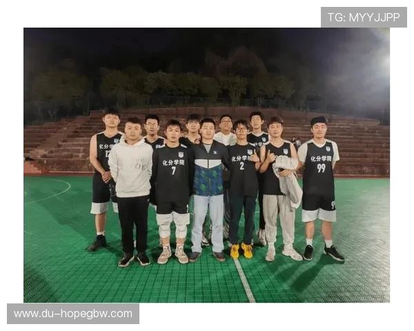 广州篮球队与西安篮球队赛后复盘分析比赛节奏与关键时刻表现 广州篮球队与西安篮球队赛后复盘分析比赛节奏与关键时刻表现