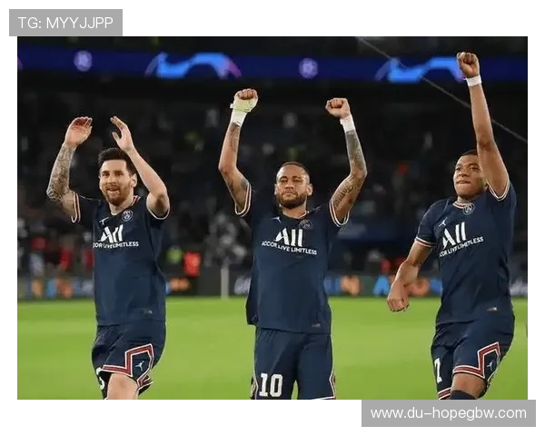 里昂与马赛激战正酣 法甲豪强巅峰对决点燃全城热情