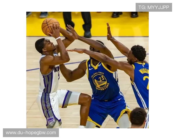 2015年勇士与国王精彩对决回顾央视全程直播盛况再现