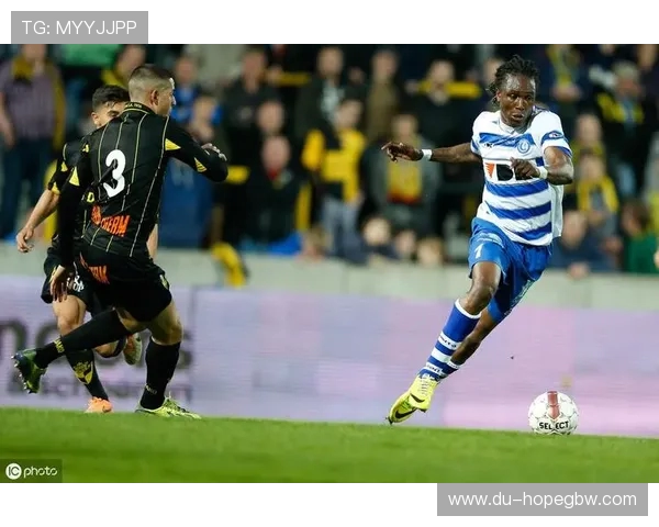 尼日利亚与阿尔及利亚激战正酣比分揭晓引发热议 尼日利亚与阿尔及利亚激战正酣比分揭晓引发热议